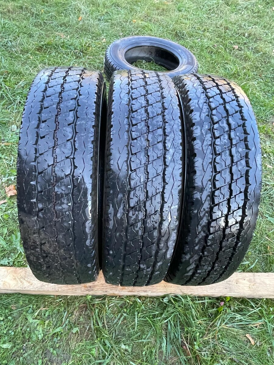 Zátěžové pneumatiky Bridgestone 195/75 R 16C 107/105R