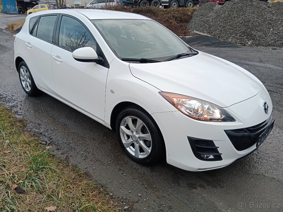 Mazda 3 2011 bílá perleť