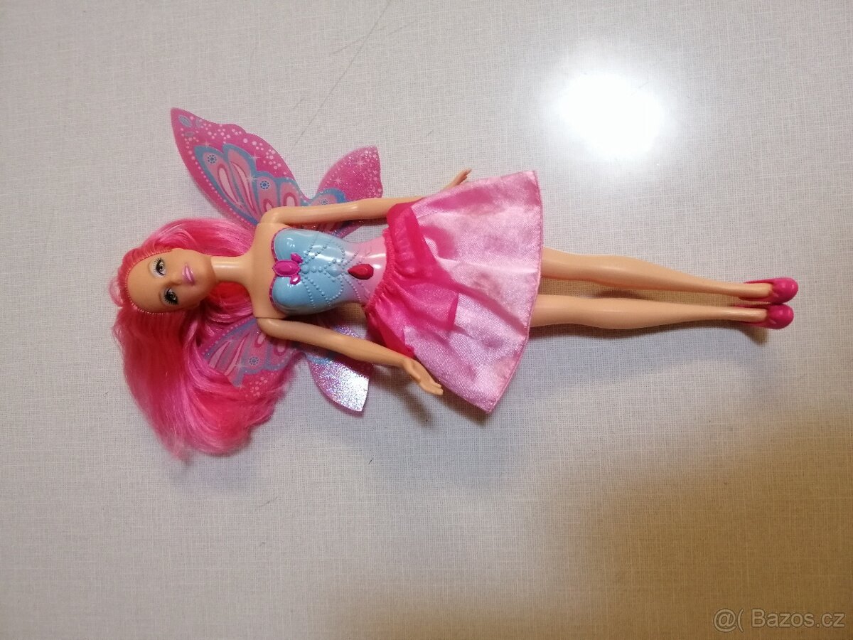 Barbie panenka víla