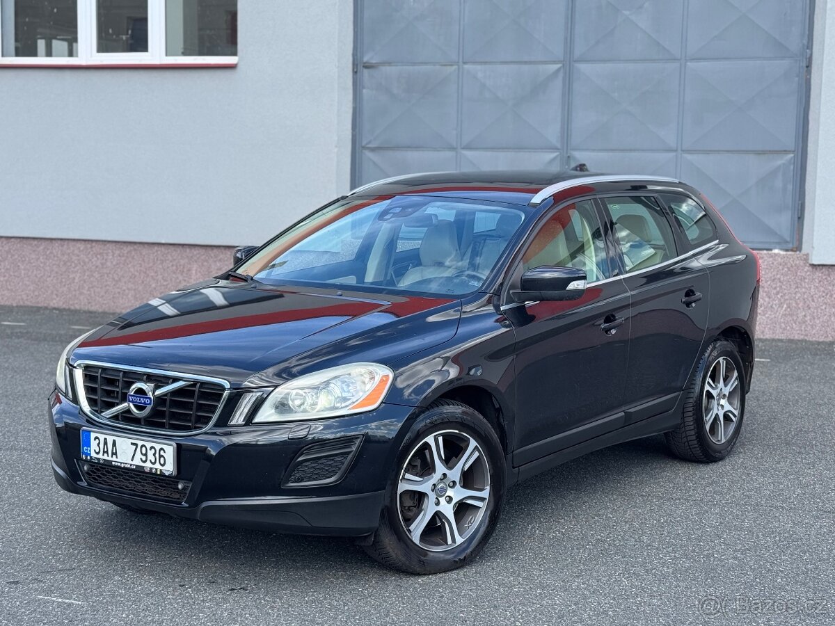 Volvo XC60 2.4 D5 158kw/ Panorama/ Kůže/ 4x4/ tažné