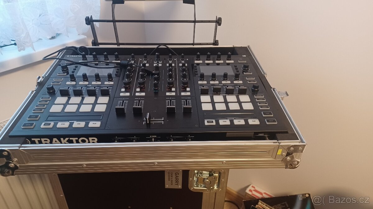 Traktor s8 aj casom