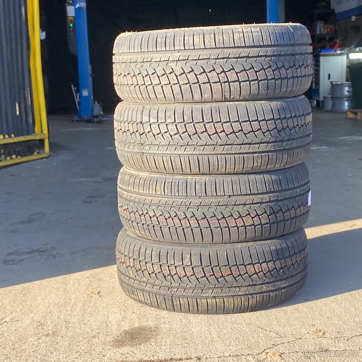 NOVÉ Zimní pneu 215/65 R16 98H Sailun