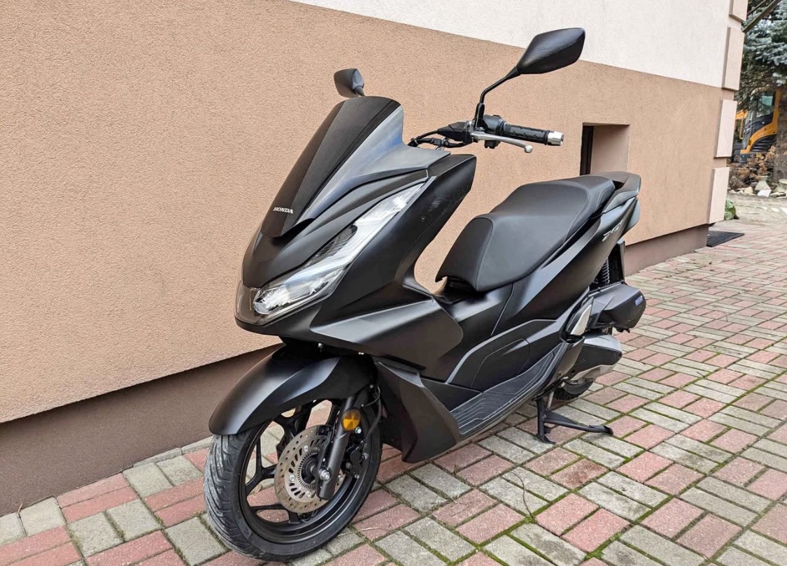 Skútr - 2023 HONDA PCX 125