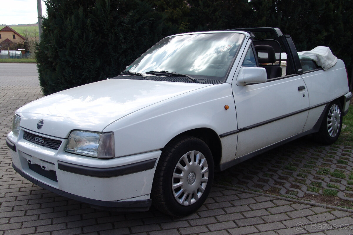 Opel Kadett 1.6i cabrio Bertone.