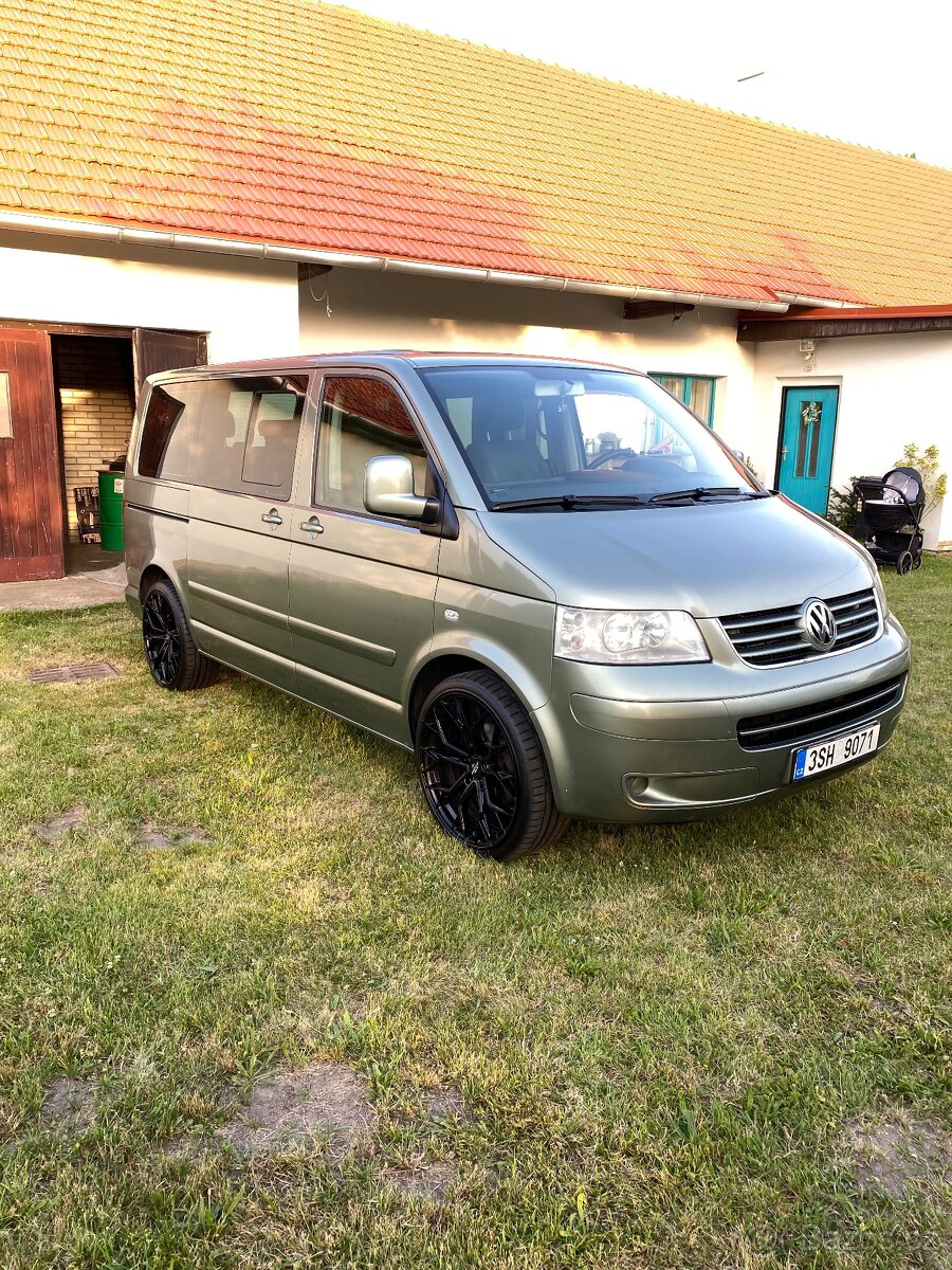 Prodám Volkswagen Multivan T5