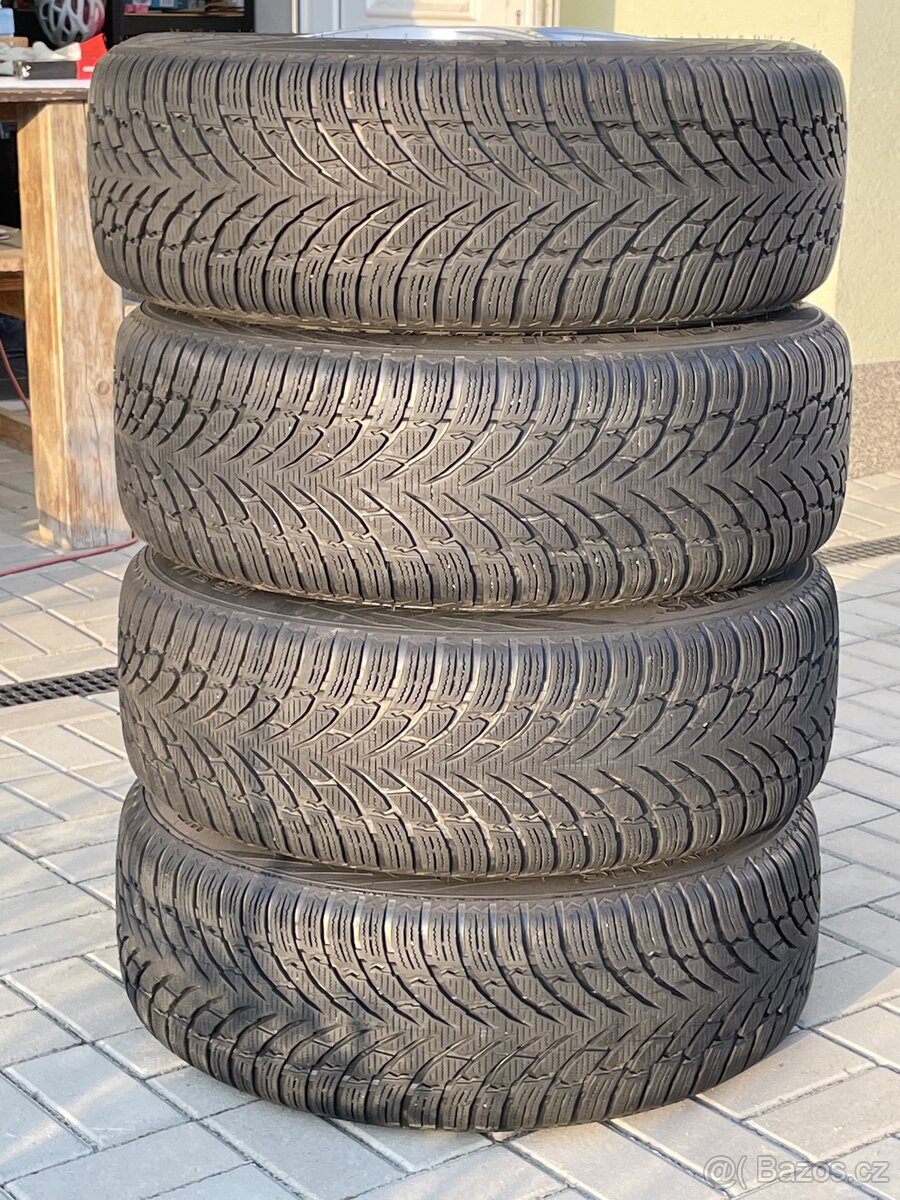 Nokian WR SUV4 225/60 R18 104H - zimní sada pneu