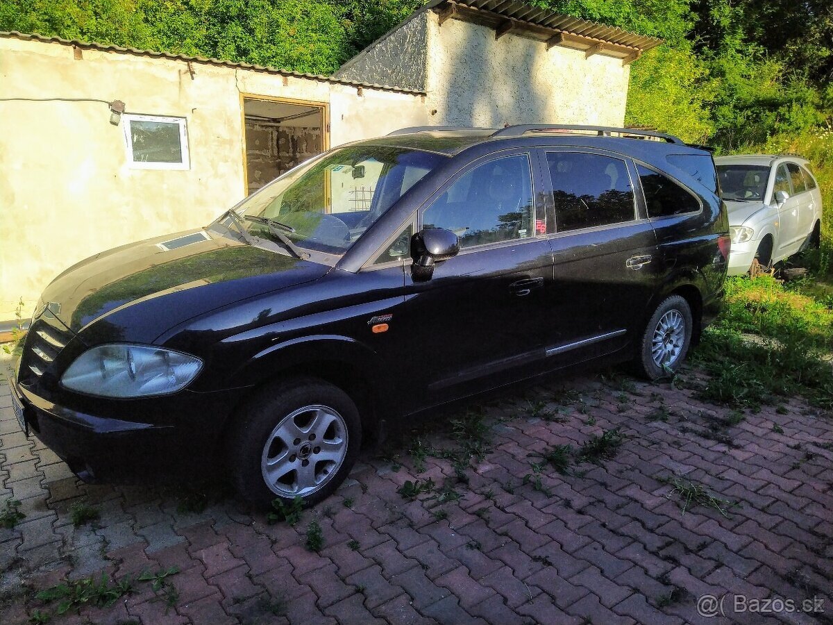 SsangYong Rodius 2.7XDi - AWD - automat - MPV - 7 míst