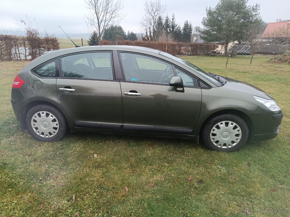 Prodám Citroen C4 , 1,4i , r.výr. 2006 , najeto 211000 km