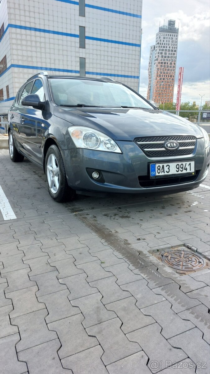 Prodám osobní auto KIA ceed