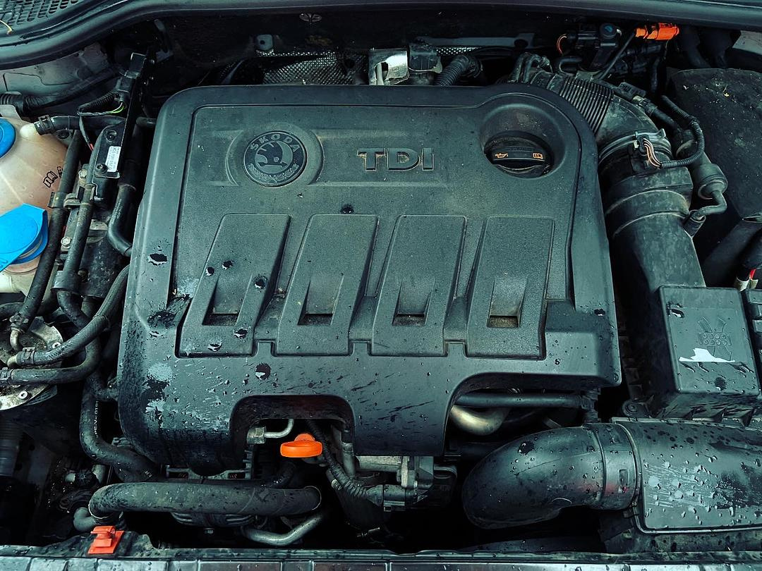 Engine / Motor naftový CFHA 2.0TDI 81KW Škoda Yeti 5L 2012