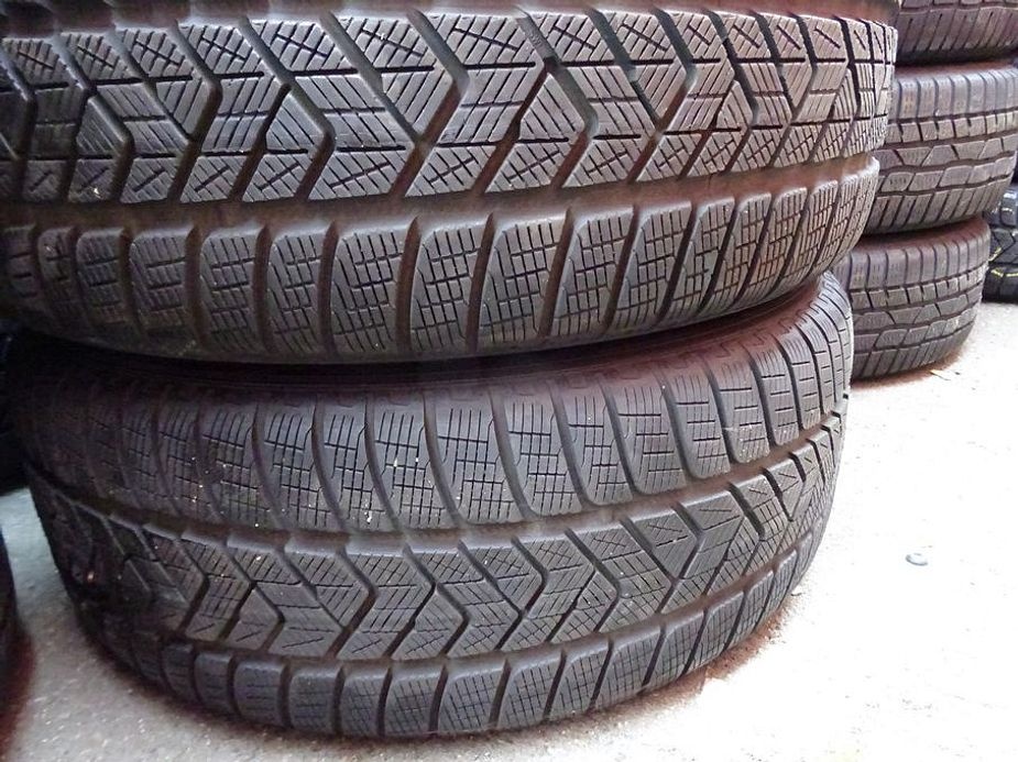 Zimní pneu Pirelli Scorpion, 255/55/19 111H XL, 4 ks, 8 mm