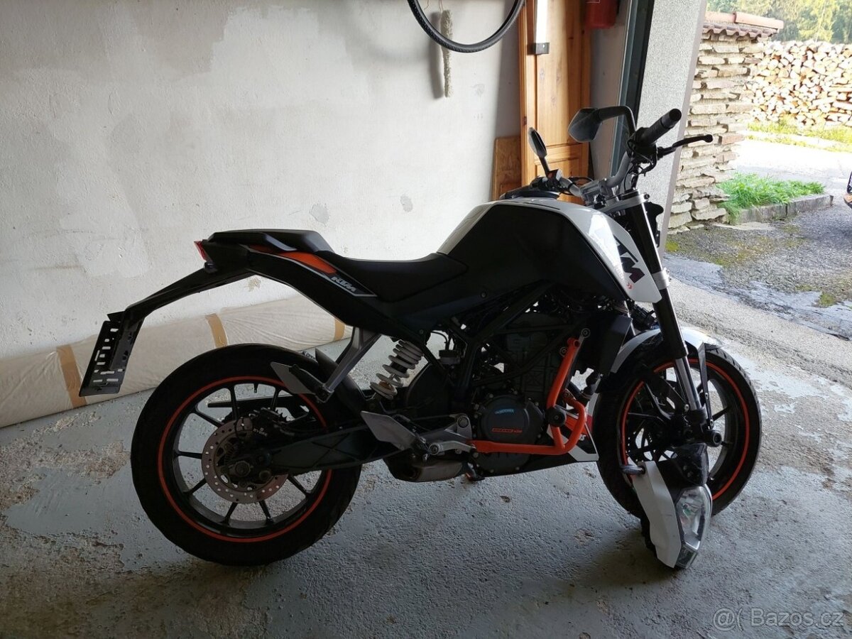 KTM DUKE 125 11kw rok-2016