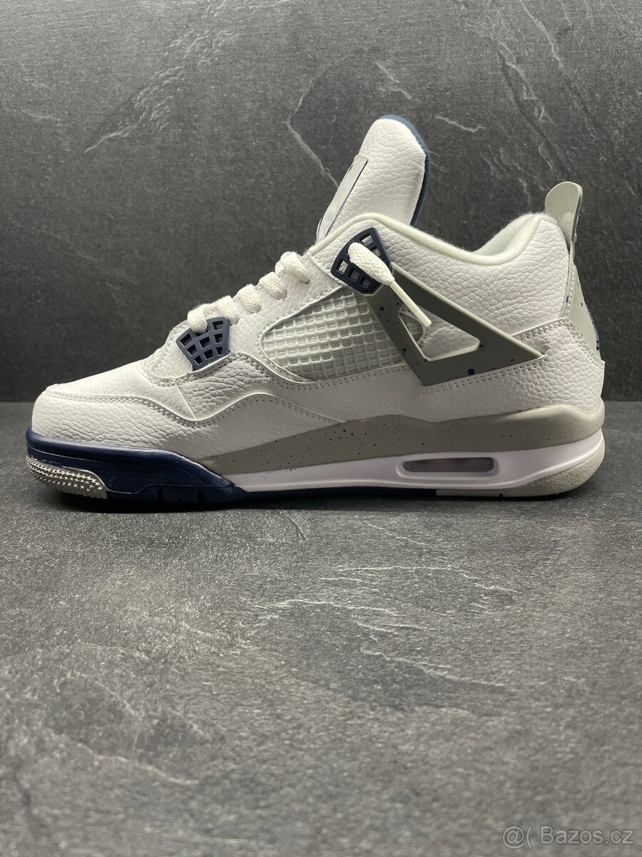 Jordan 4 Midnight Navy Velikost 42