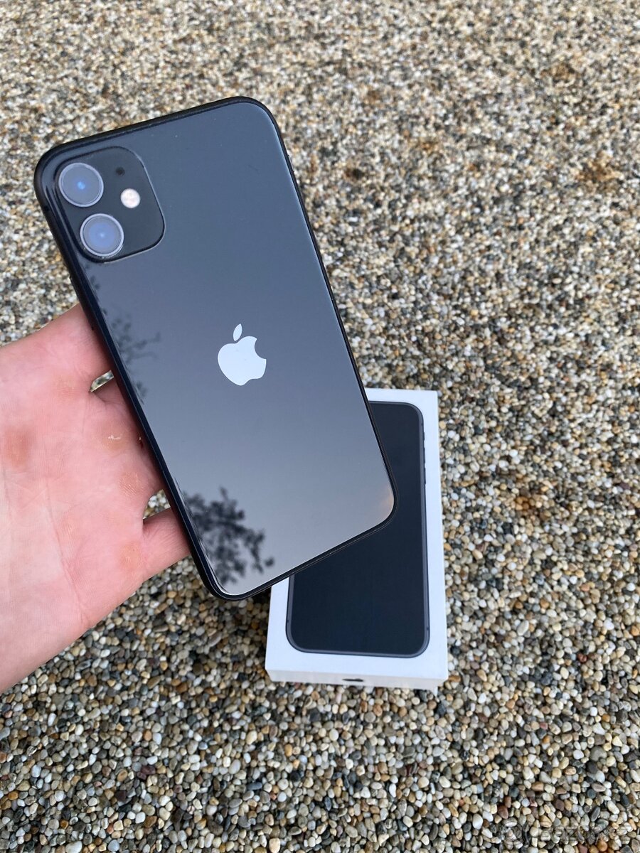 iPhone 11 - baterie 100%