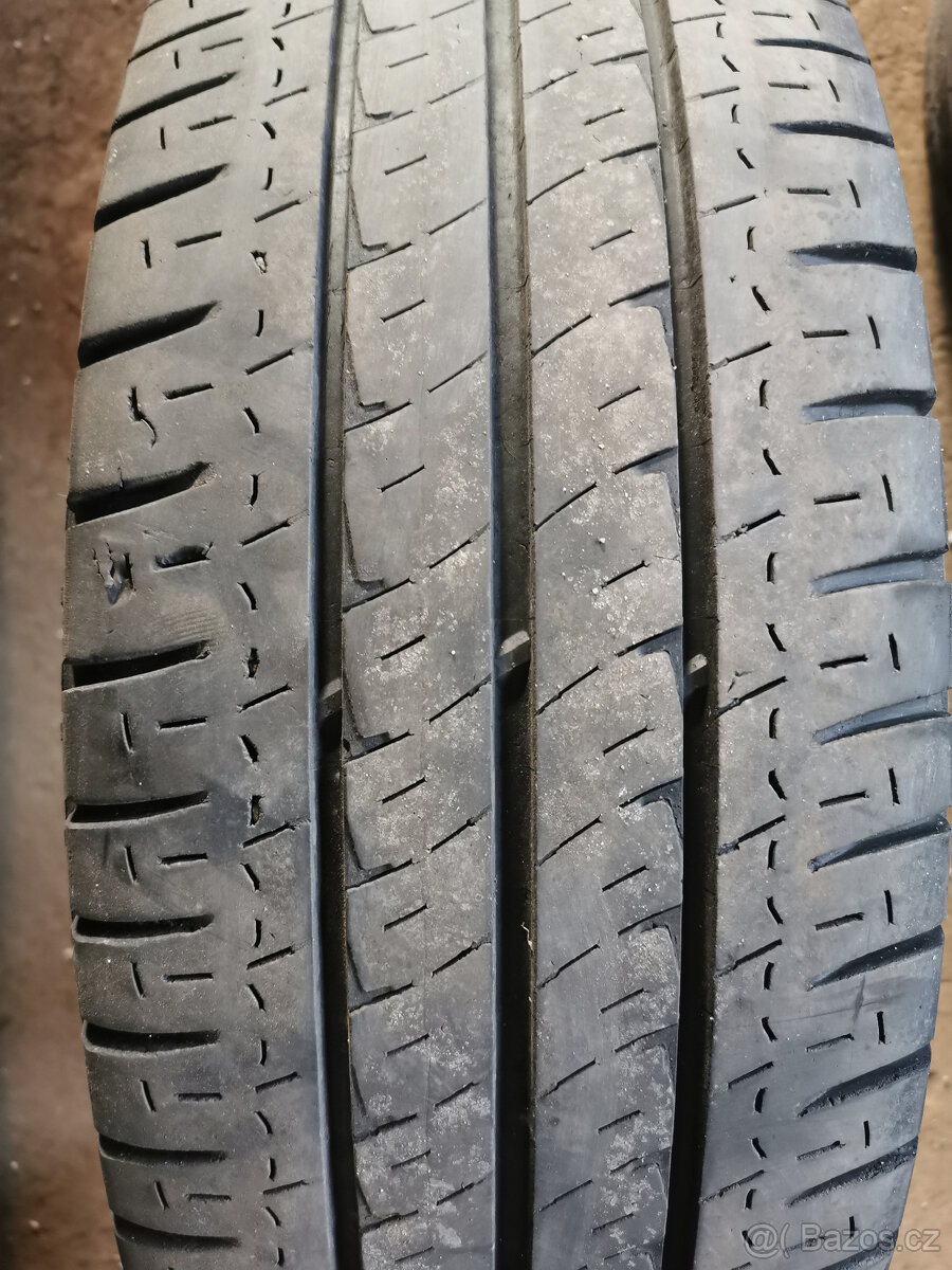 235/65/16C Michelin