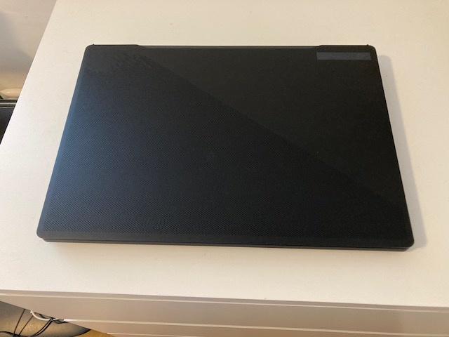 Asus rog zephyrus m16    (RTX4080)