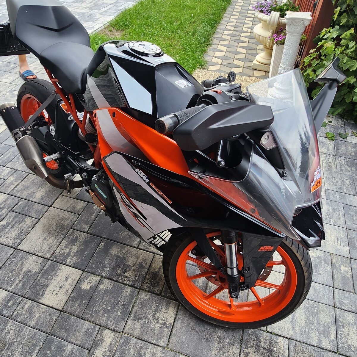 Motocykl značky KTM RC390