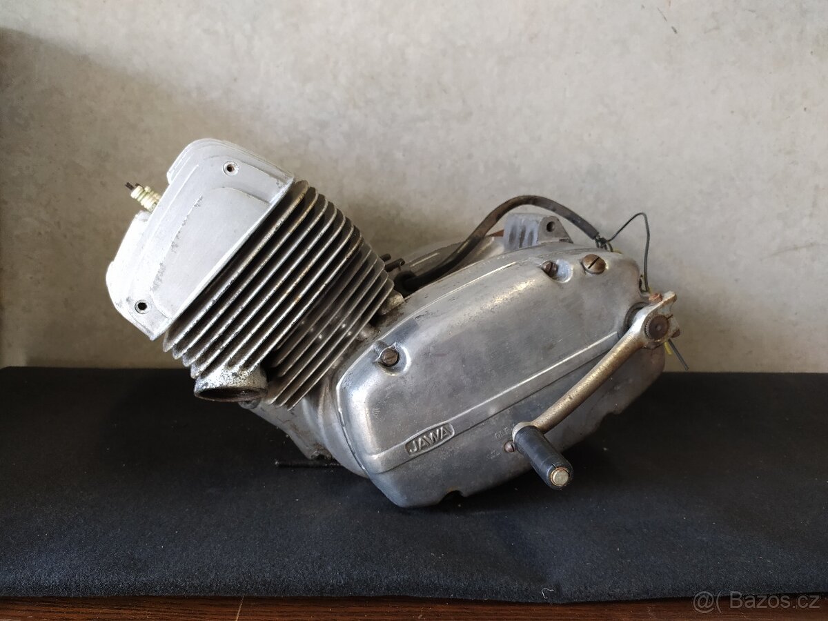 Motor ČZ 250/471 Smolík typ 623-4