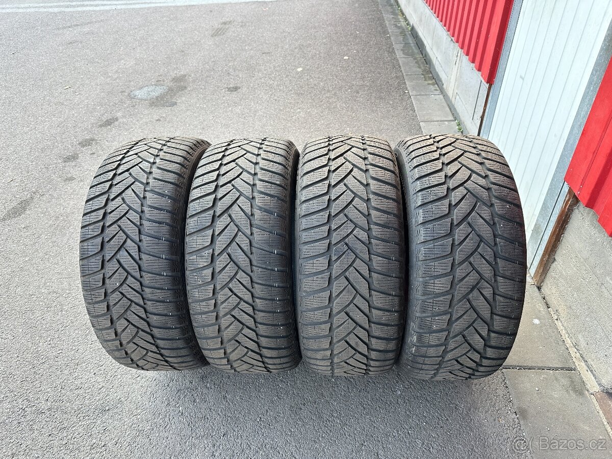 DUNLOP 275/45R20 110V XL GrandTrek zimní sada pneu