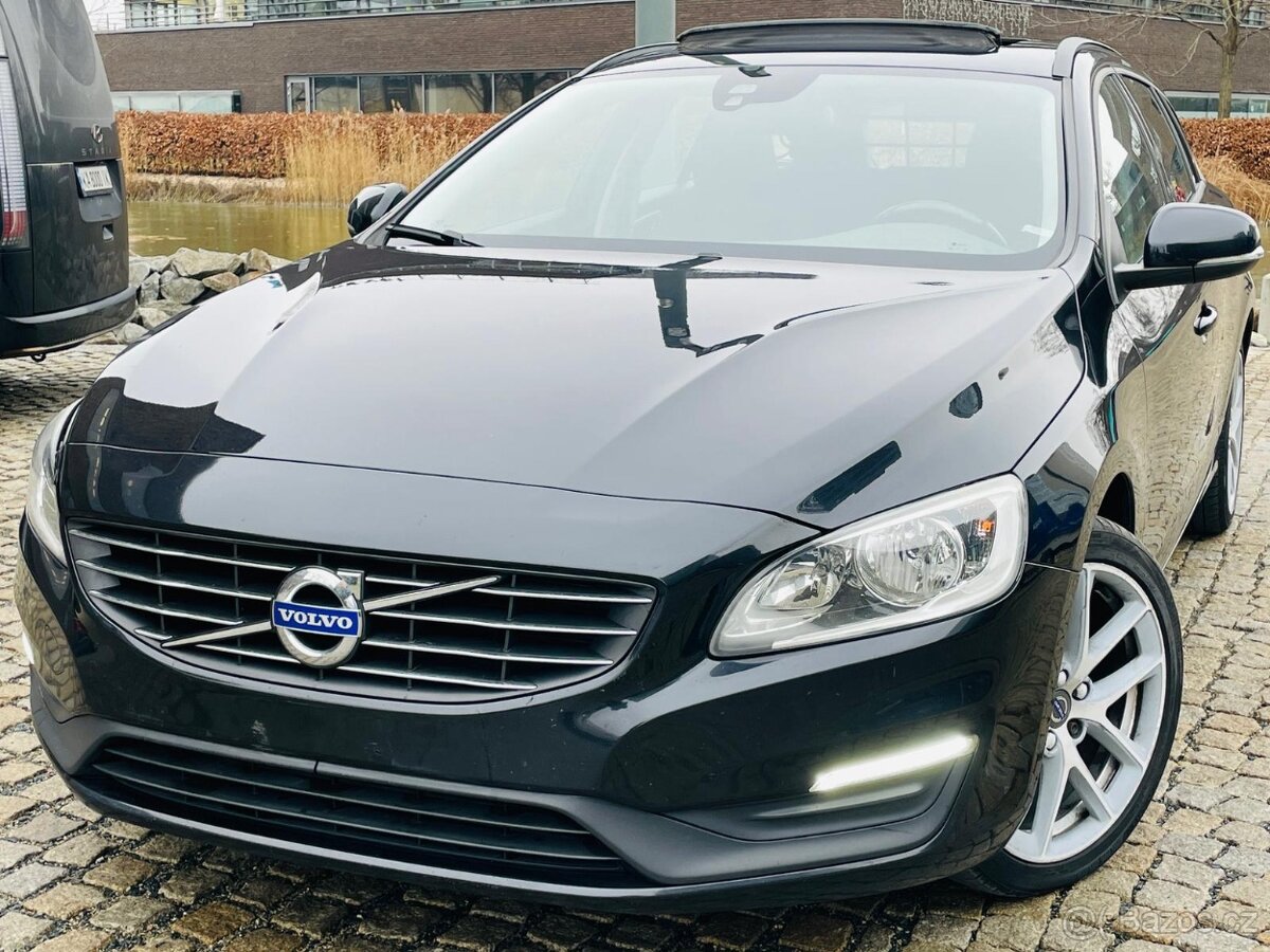 Volvo V60 2.0 D3 5.VÁLEC 1.MAJITEL LED NAVI SENZORY SERVISKA