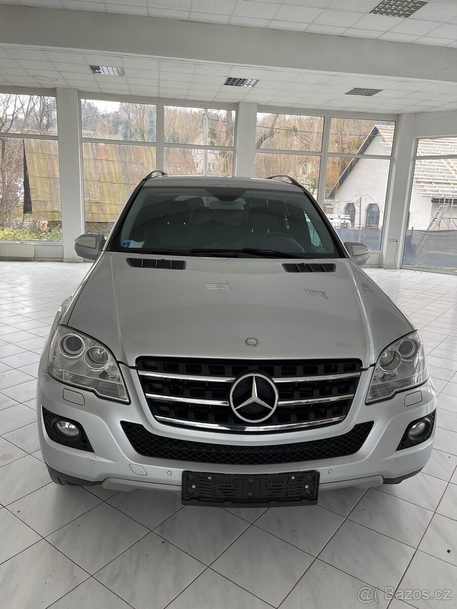 Mercedes-Benz ML350CDi PRUŽINY+TLUMIČE,4x4