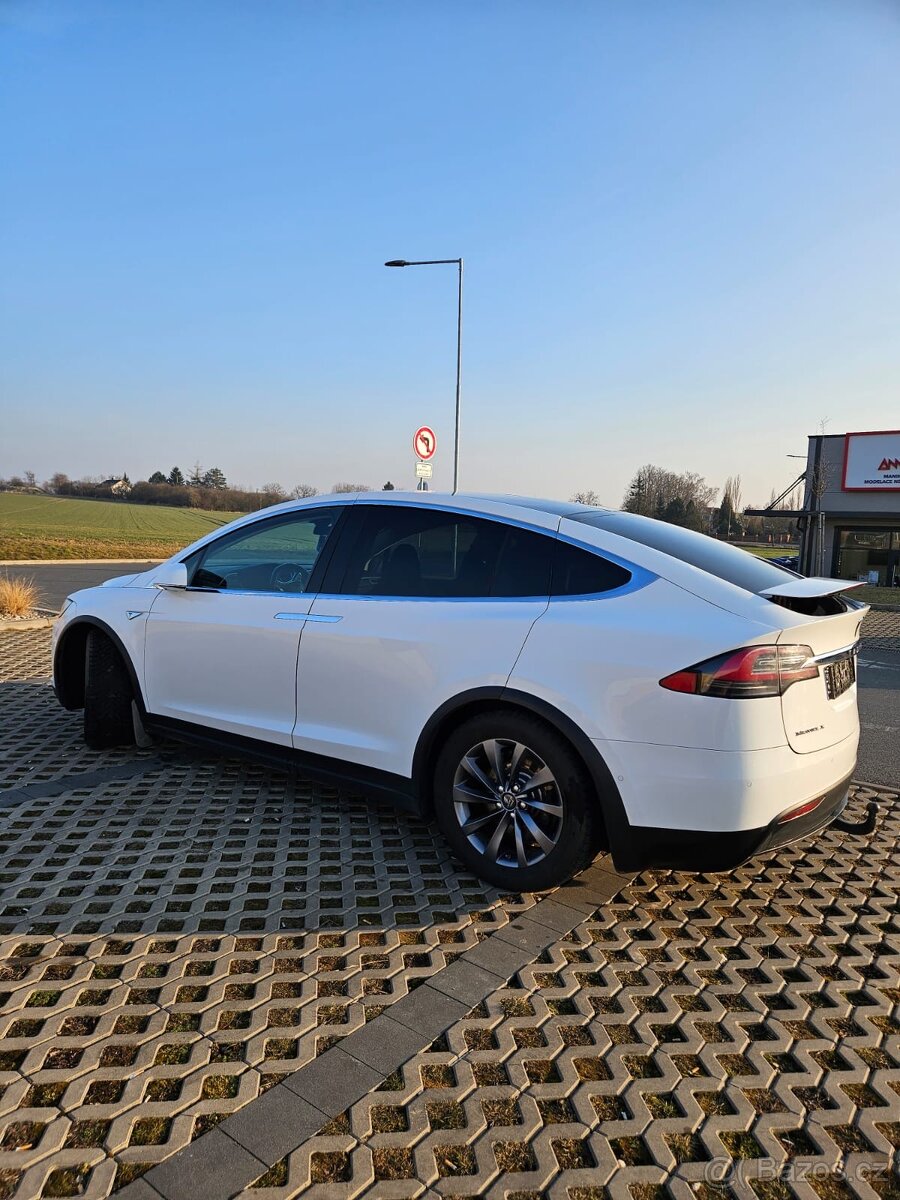 TeslaX 90D, 7 míst 2016