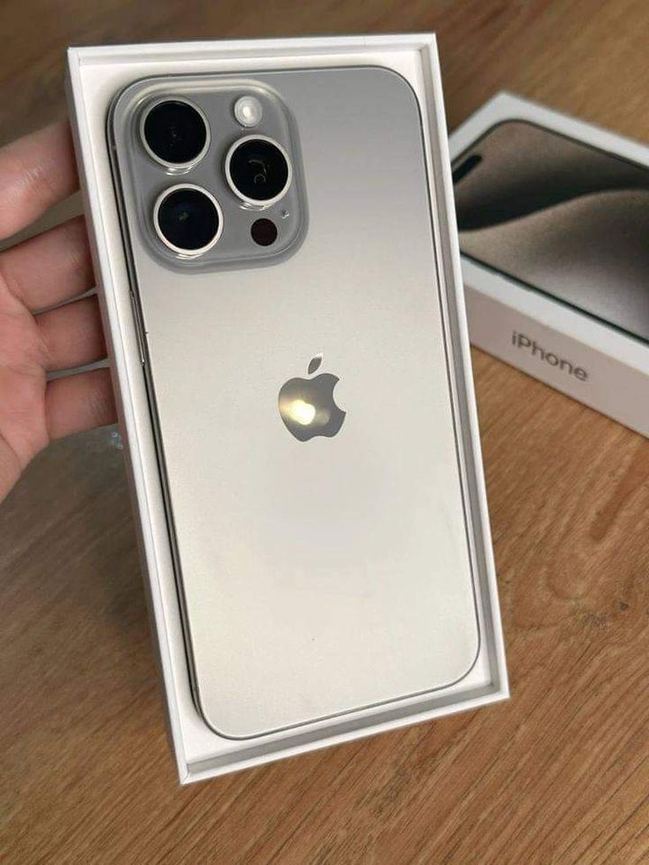 iPhone 15 PRO přírodní titan