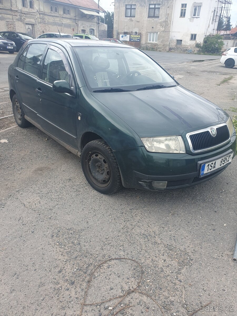 Škoda Fabia 1.4 mpi rok 2000 najeto 180 tis km.