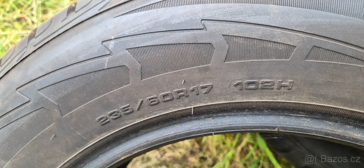 Goodyear 235/60 R17