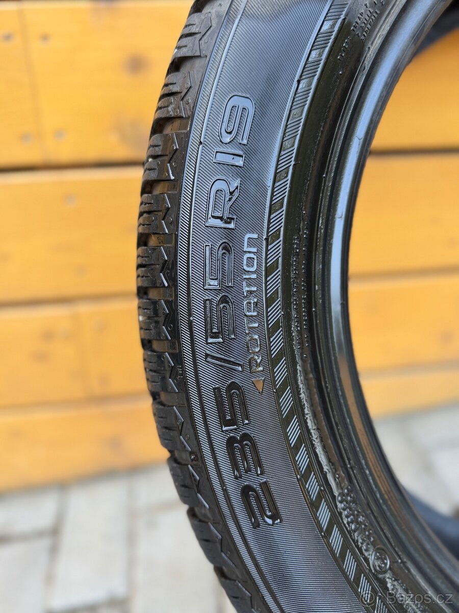 NOKIAN zimní pneu 235/55 R19