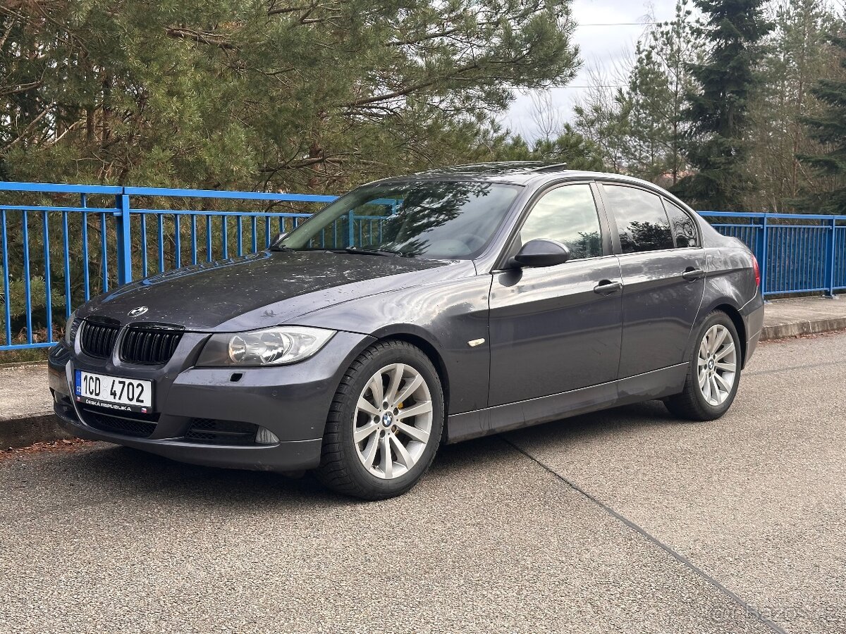 2005 BMW e90 320i 110kw, 6st, kaplička, střešní okno