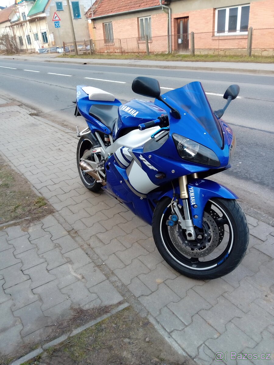 Yamaha r1