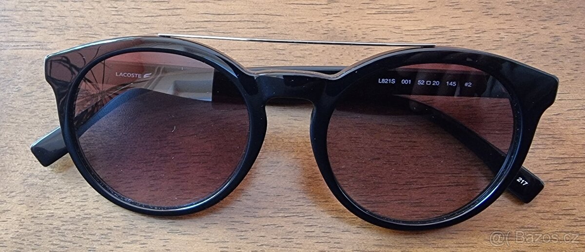 Lacoste L821S sluneční brýle s černou obrubou