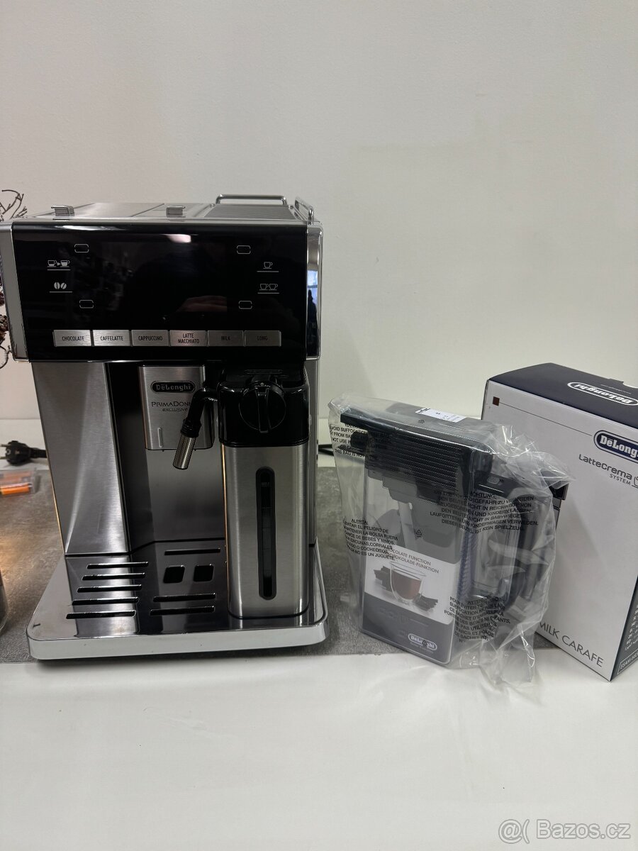 Kávovar DeLonghi ESAM6900.M EXCLUSIVE