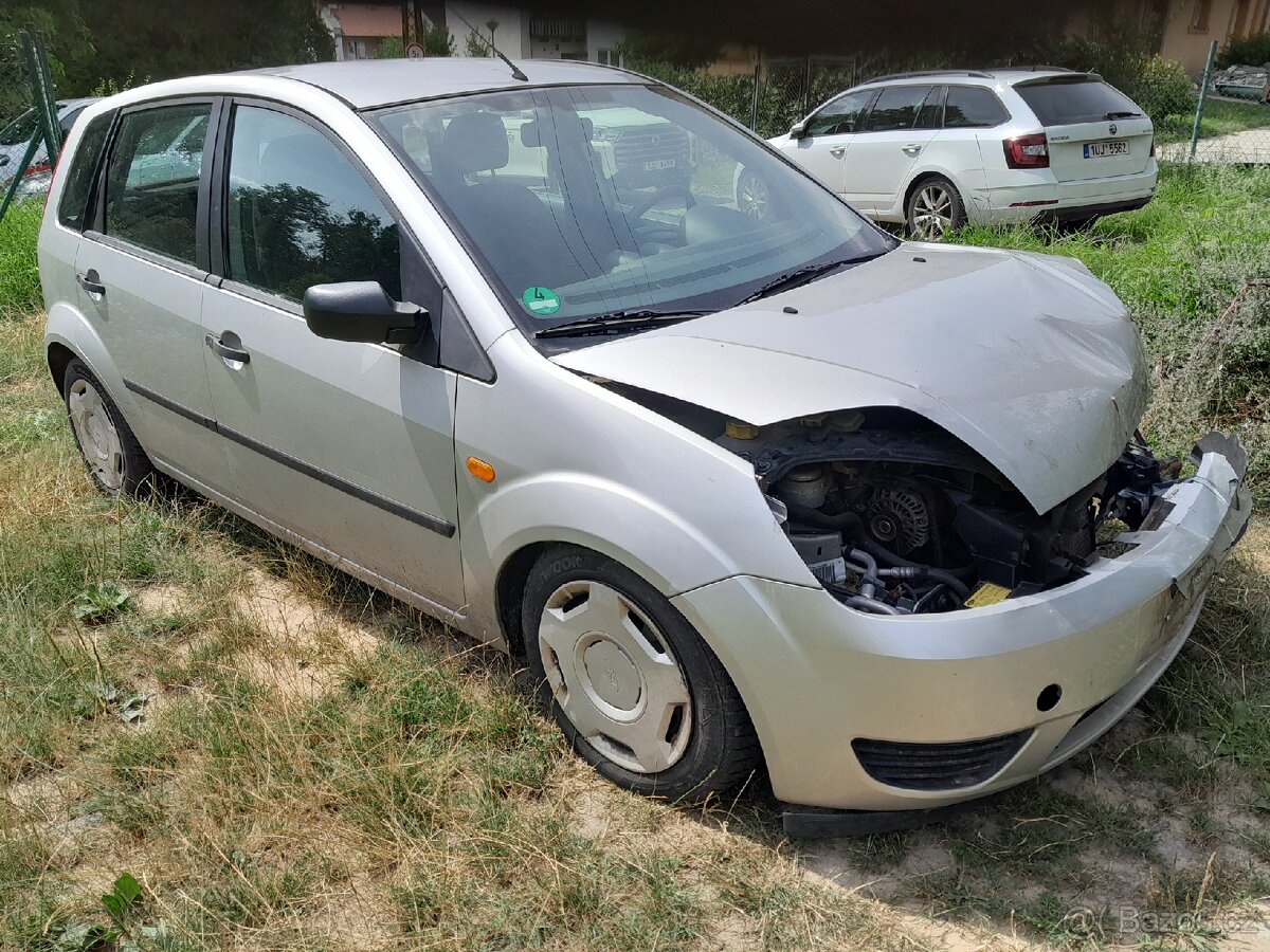 Ford Fiesta 1.4i 59kW 2004 na díly