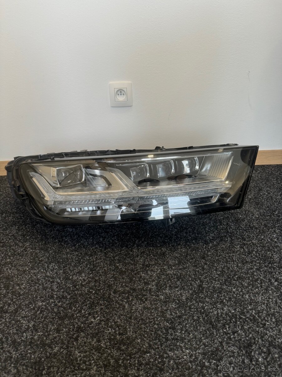 Pravé přední světlo Audi Q7 LED MATRIX 4V0941036