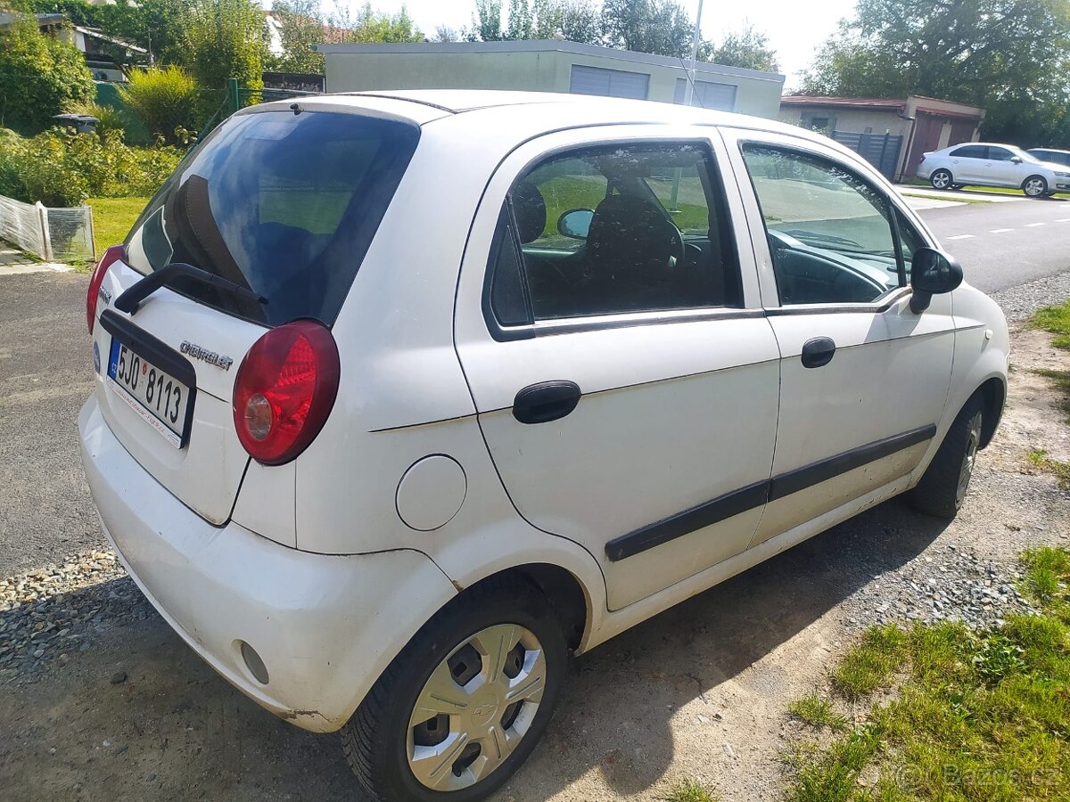 chevrolet spark ročník 2008 benzín malé autíčko