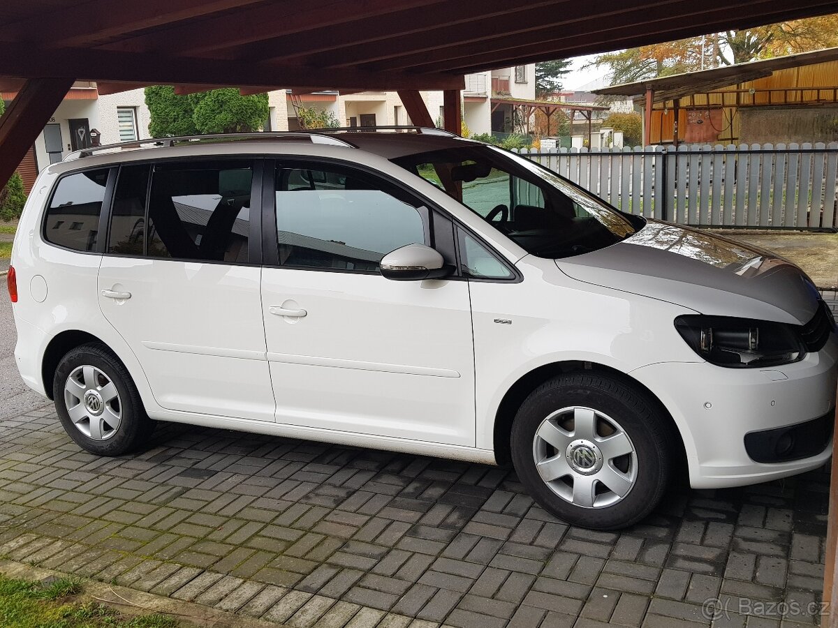 Vw touran 1,2 tsi 77kw po rozvodech, tažný,servisní knížka.