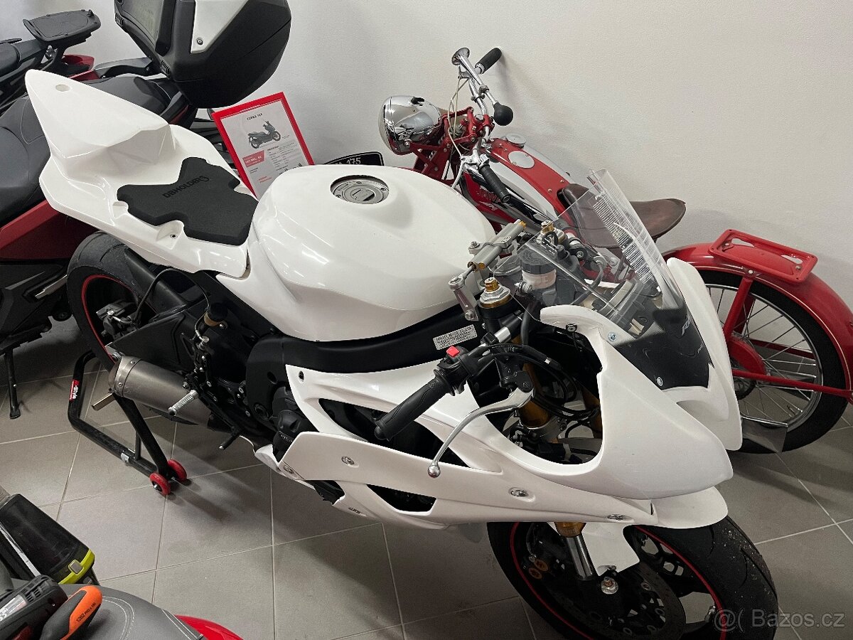 Prodám Yamaha R6 2007