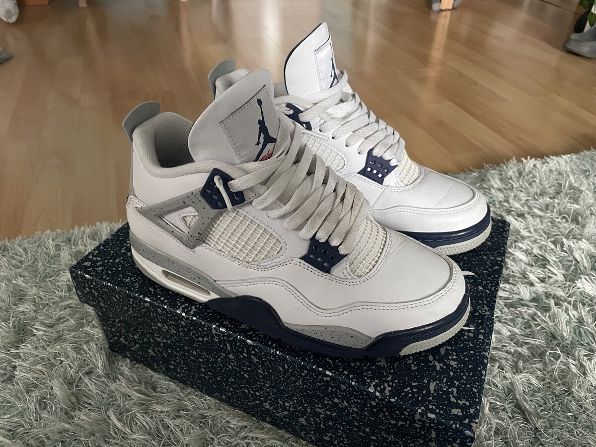 Jordan 4 Midnight Navy