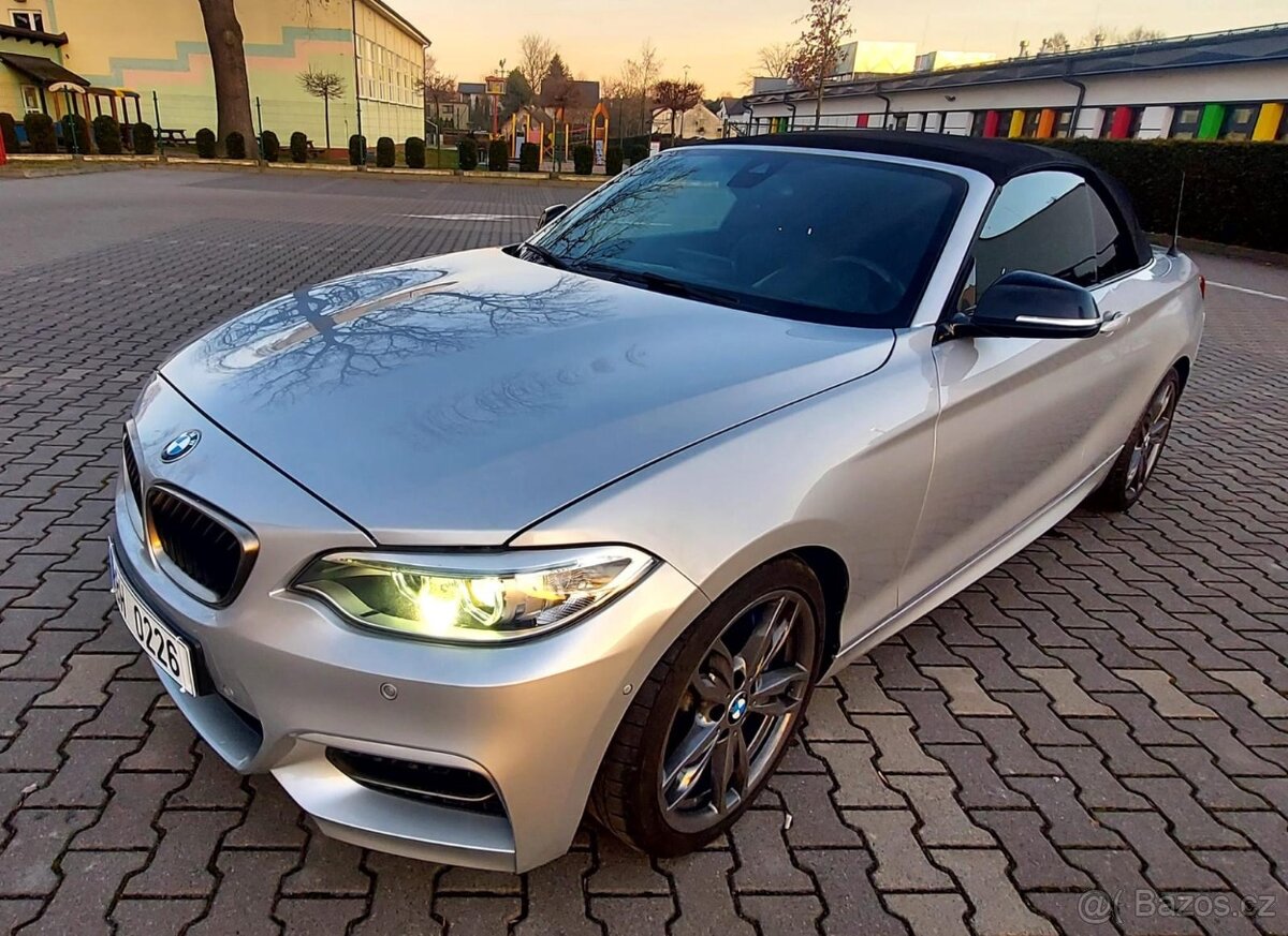 BMW M240i Cabrio TOP STAV