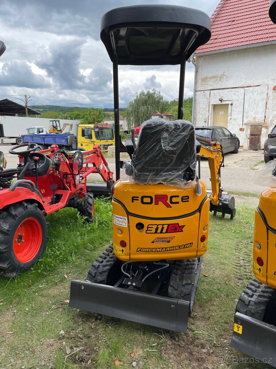 Minibagr 1t , 3 válec Kubota