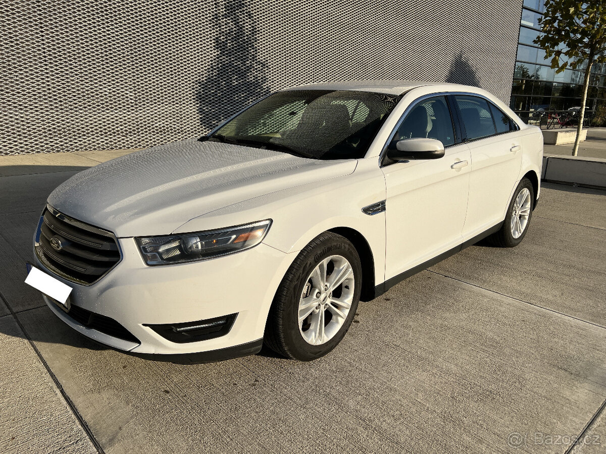 Ford Taurus 3.5 V6, verze SEL, 2015, flexfuel