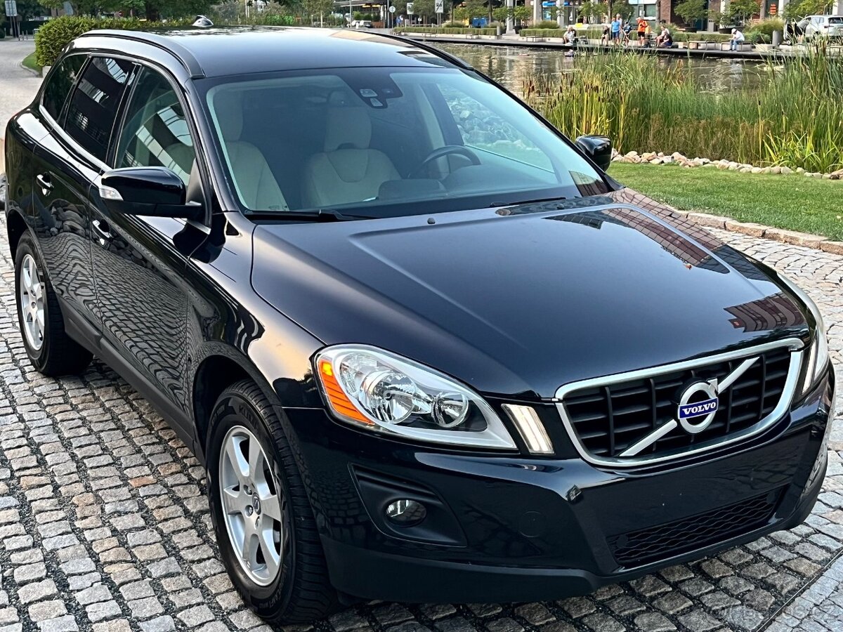 Volvo XC60 2.4D 4x4 5.VÁLEC 120KW MANUÁL 1.MAJITEL SENZORY