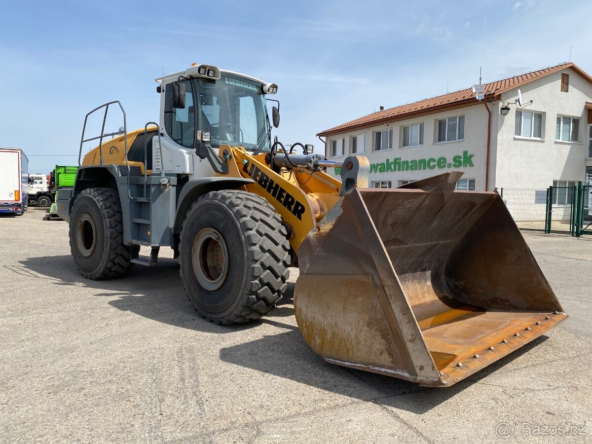 LIEBHERR 2015 VIN 291