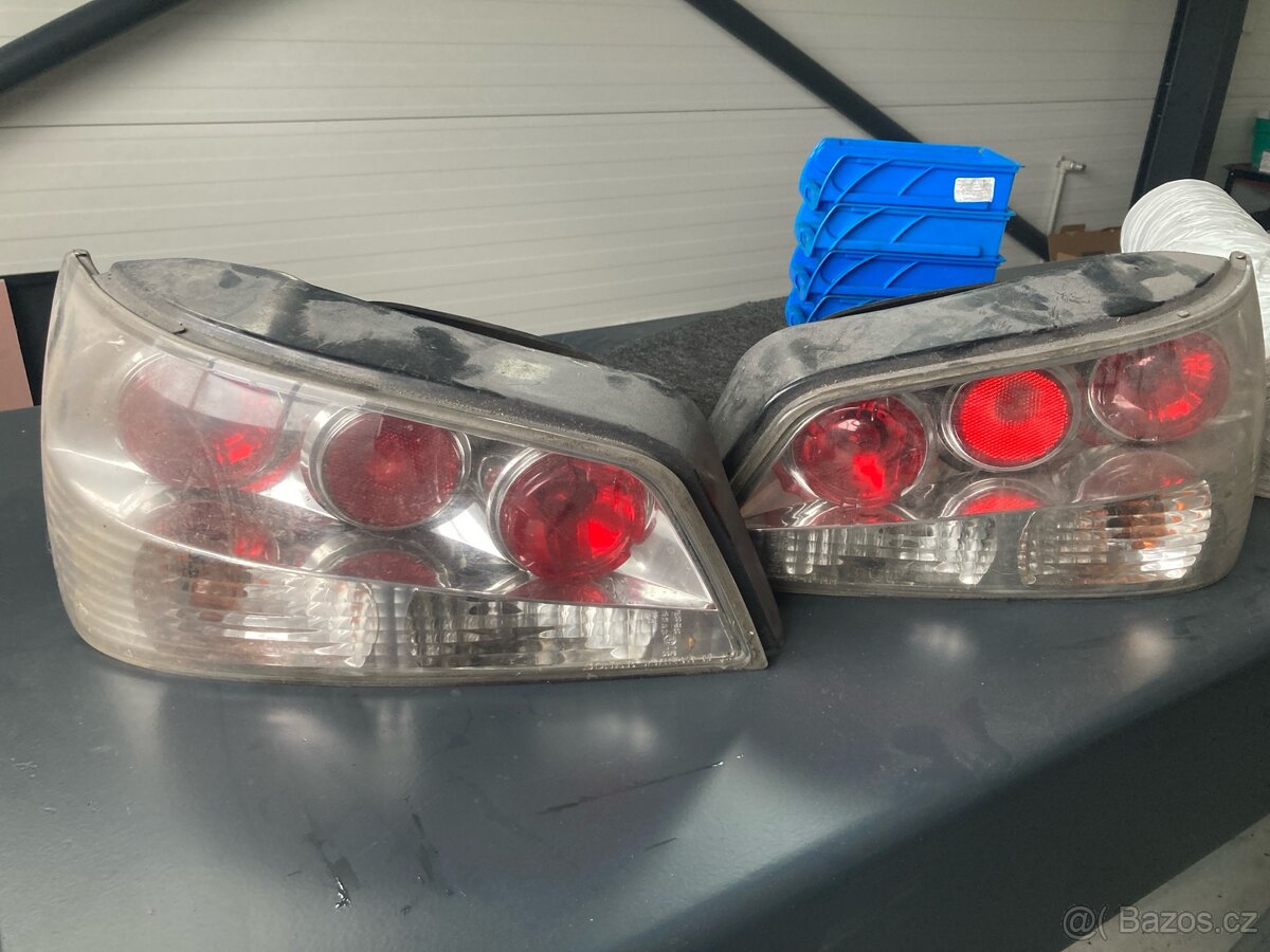 Zadní lampy / svetla Peugeot 306