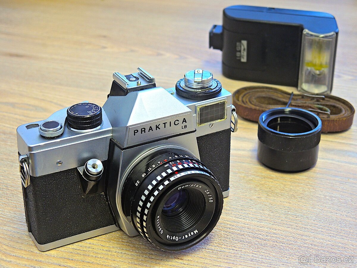 Praktica LB + 50/2,8 + blesk + makrokroužek