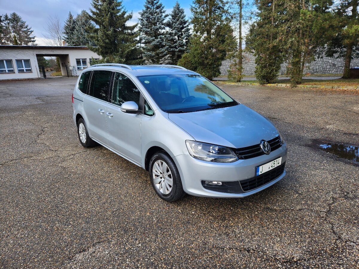 VW Sharan r. 2014, 148.000km, 103 kW, 7 míst, navi, el.dveře