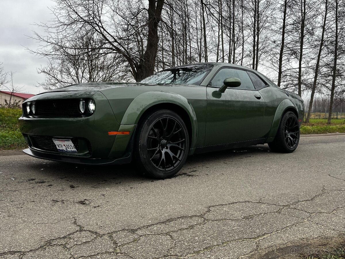 Dodge challenger 3.6 V6 2020 widebody