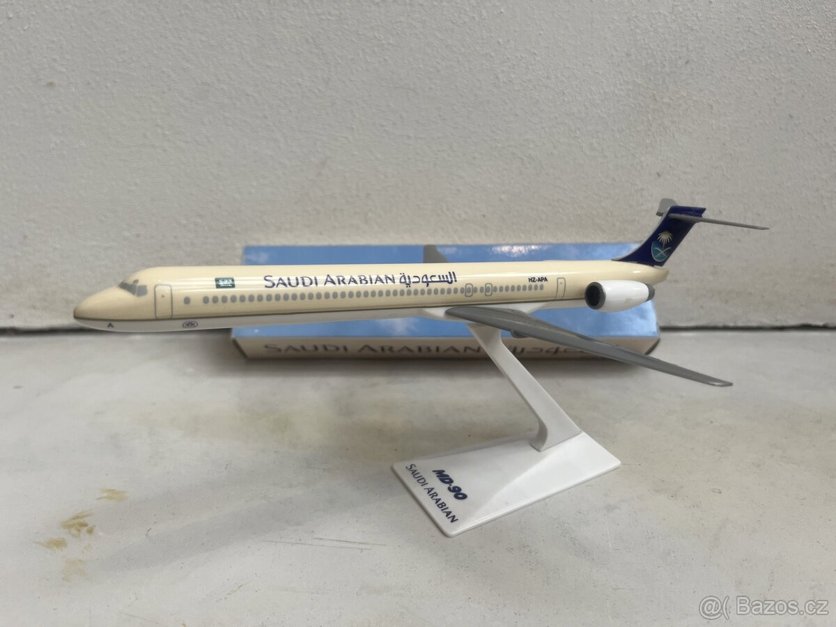 Saudi Arabian Douglas MD-90 1:200